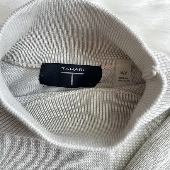 TAHARI Grey Lightweight Puffed Short Sleeve Turtleneck Sweater - Picture 5 of 6